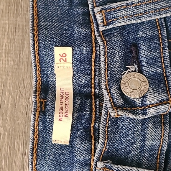 Levi's Wedgie Straight W26 L28 EUC - Picture 5 of 10